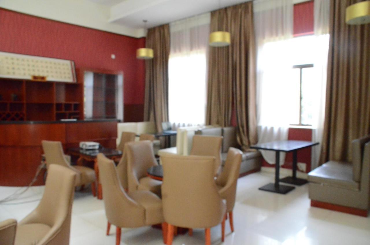 Soluxe Club International Hotel نيروبي المظهر الخارجي الصورة